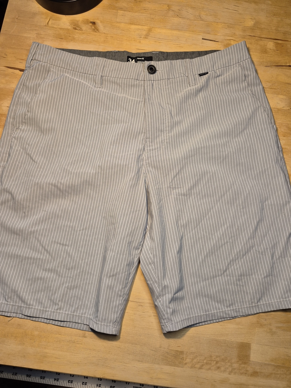 Hurley Men's Light Gray Pinstripe Flat Front Shorts 5003